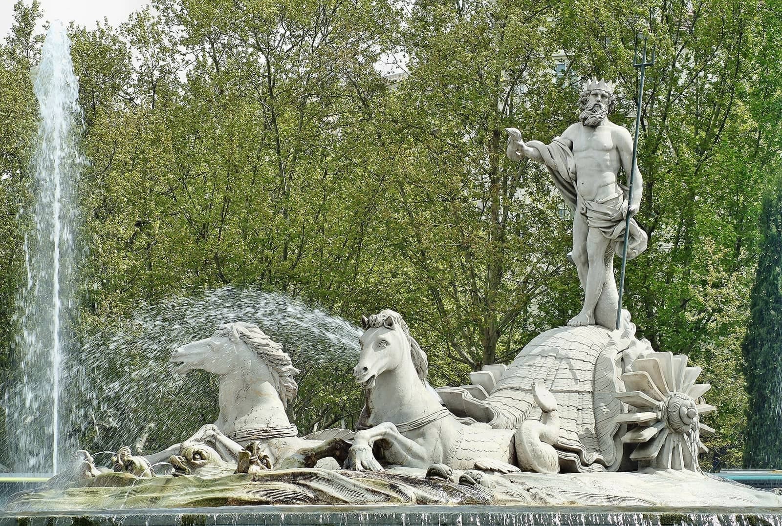 Fuente de Neptuno: The Thyssen and the Ritz