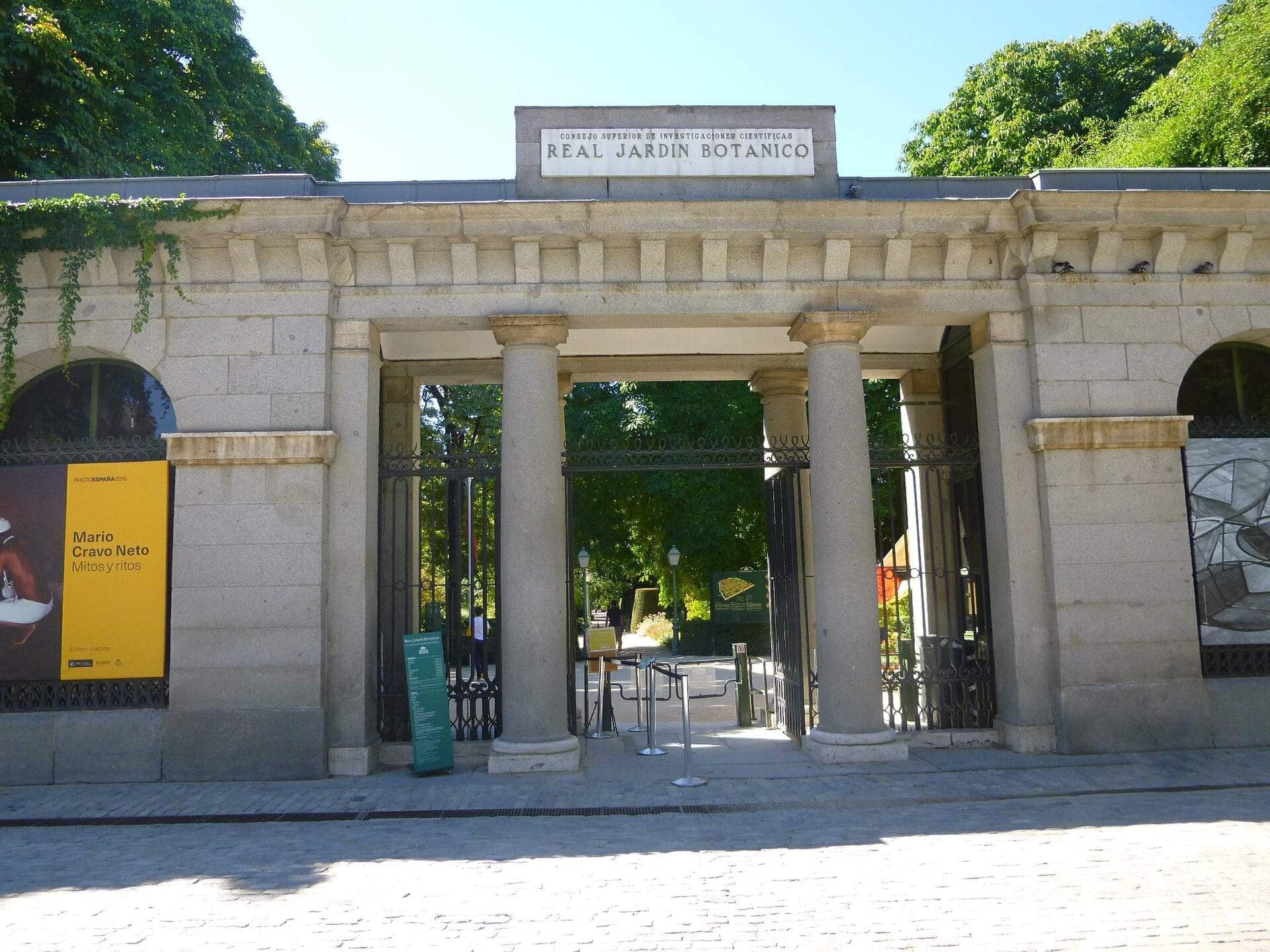 Plaza de Murillo: The Botanic Garden Gate
