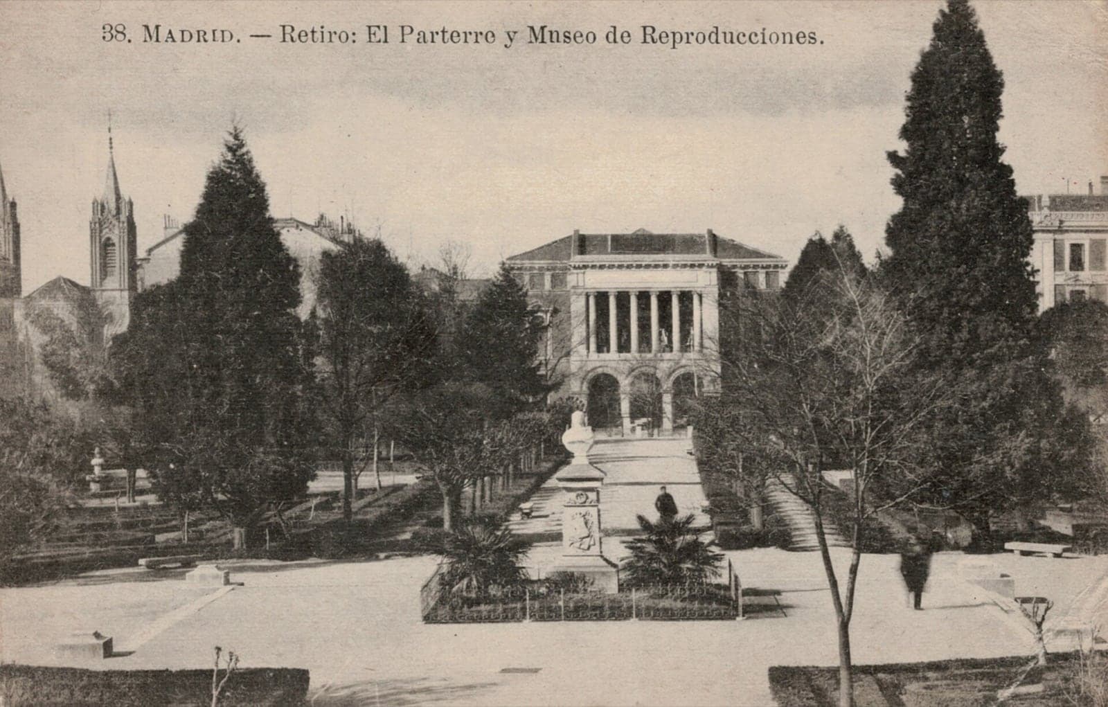 Parterre and the Ahuehuete