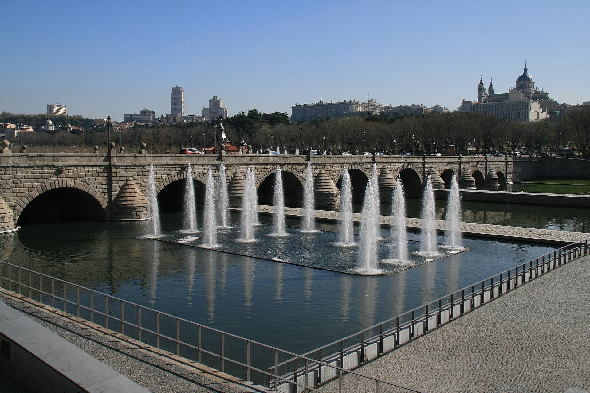 Puente de Segovia: Herrera's Level Bridge