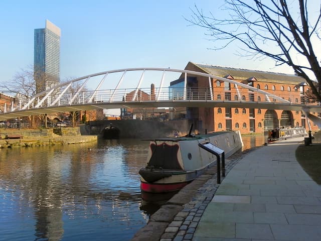 Merchants' Warehouse and Merchants' Bridge: The Canal Economy and Its Echo
