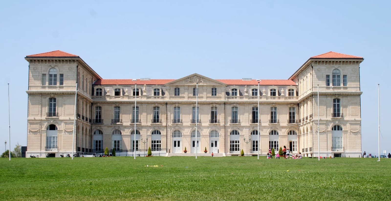 Jardin du Pharo: An Emperor's Balcony Over the Harbour