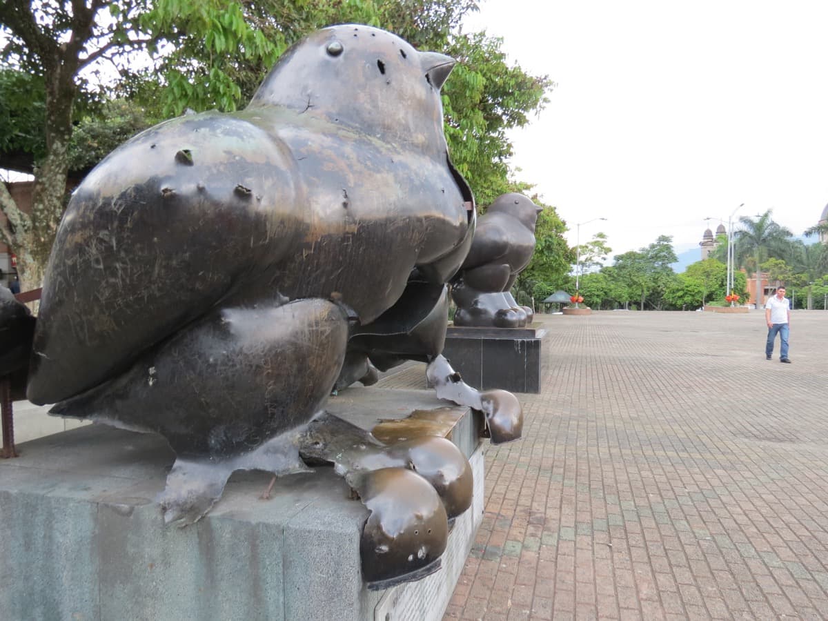 Parque de San Antonio — Botero's Birds