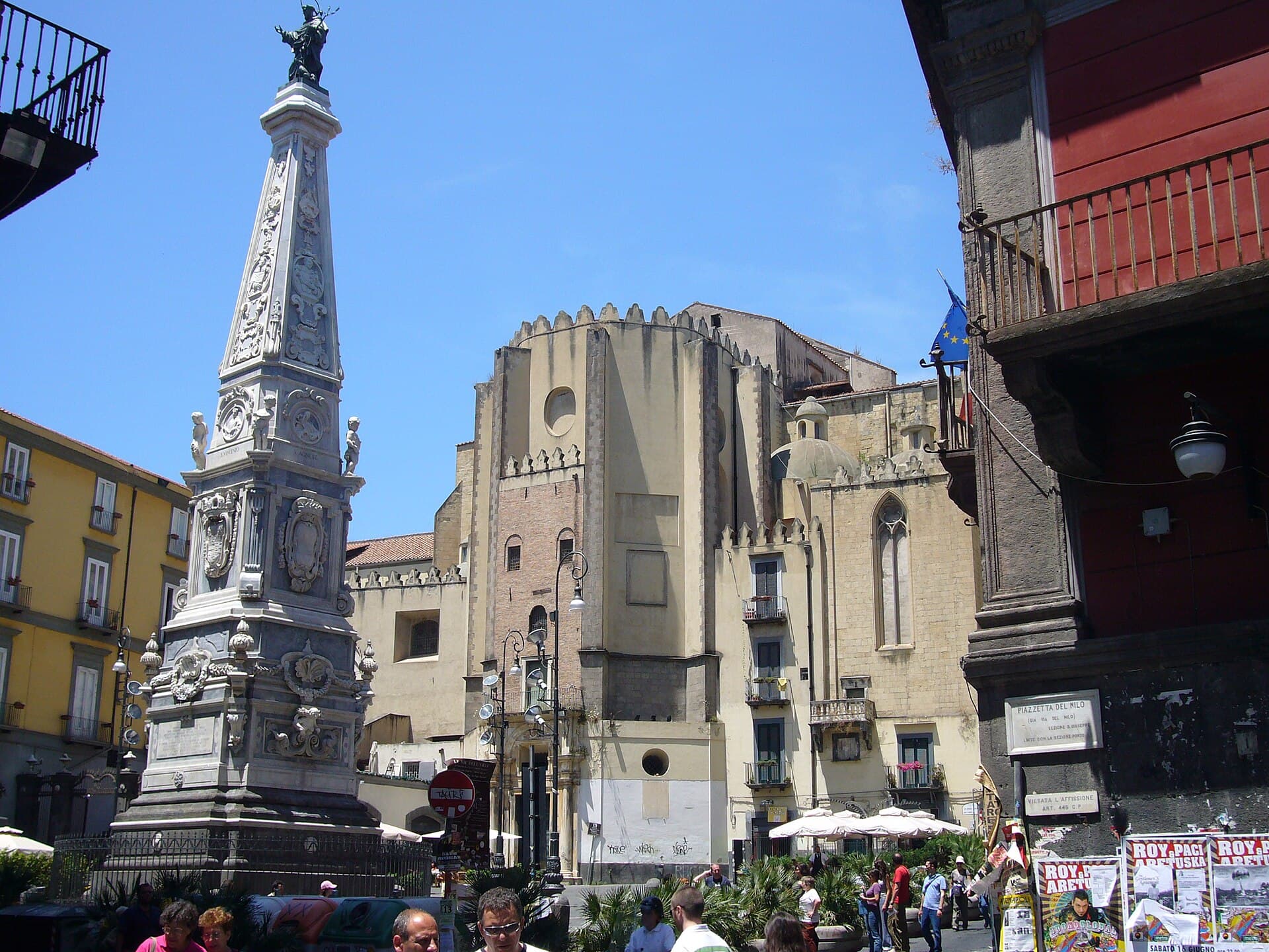 Piazza San Domenico Maggiore: Into the Greek City