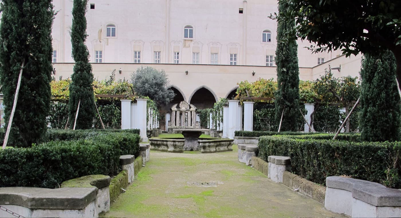 Basilica di Santa Chiara: The Majolica Cloister
