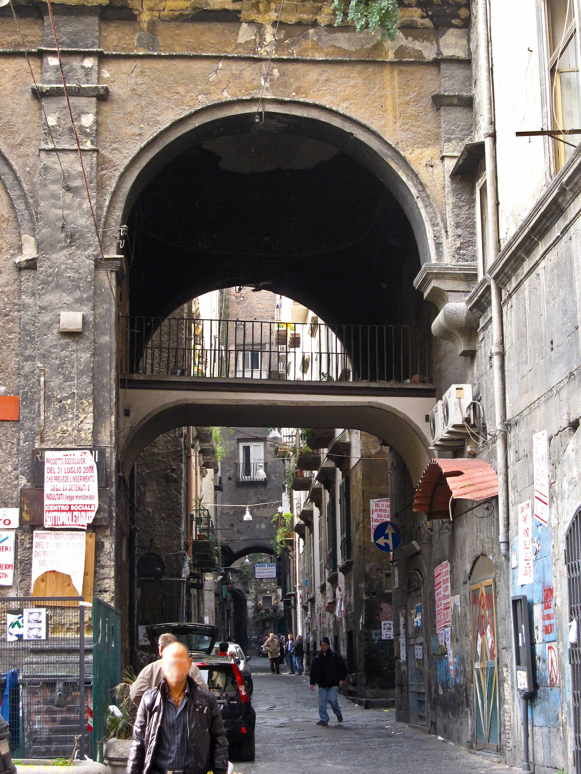 Via Anticaglia: The Roman Theatre's Arches
