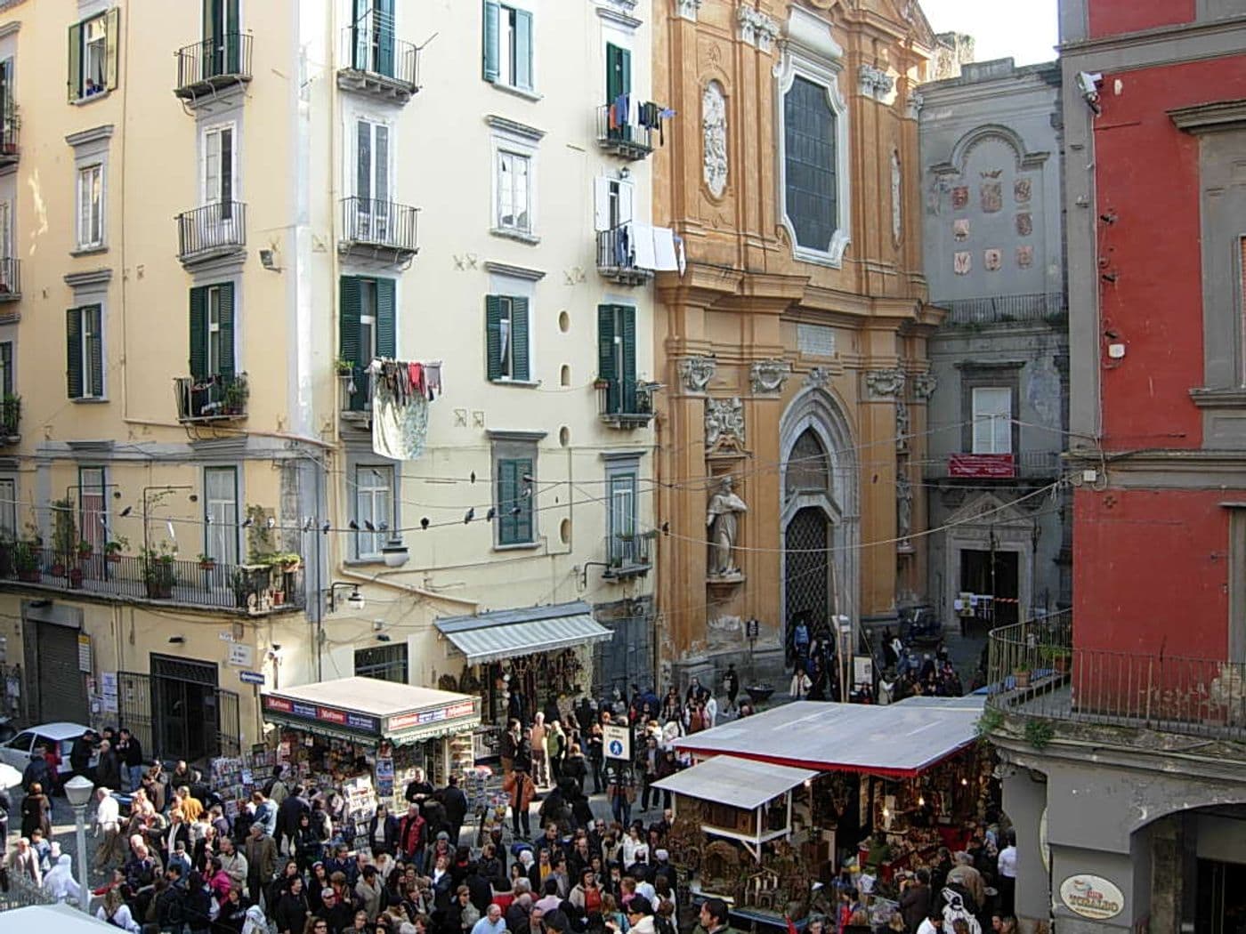 Piazza San Gaetano: The Ceiling of the Ancient City