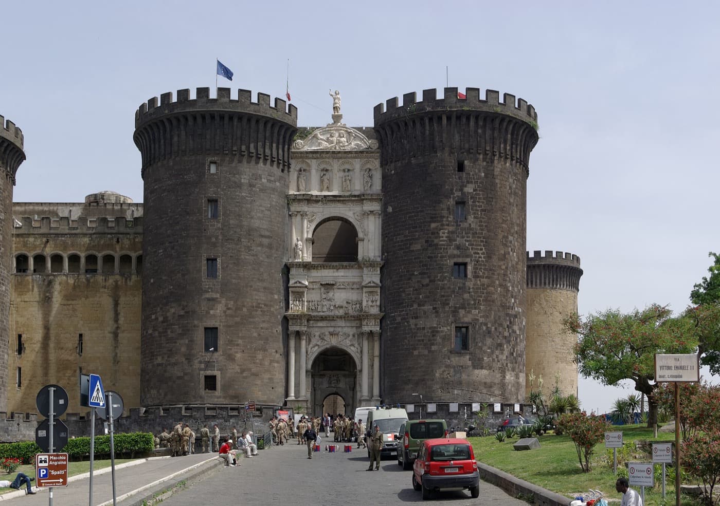Castel Nuovo: The Lid Closed at the Sea