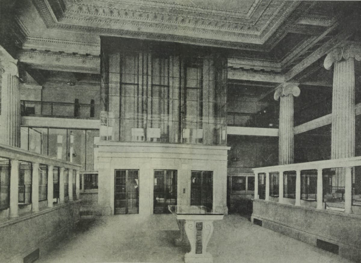 Bankers Trust Building: The Voluntary Stepper