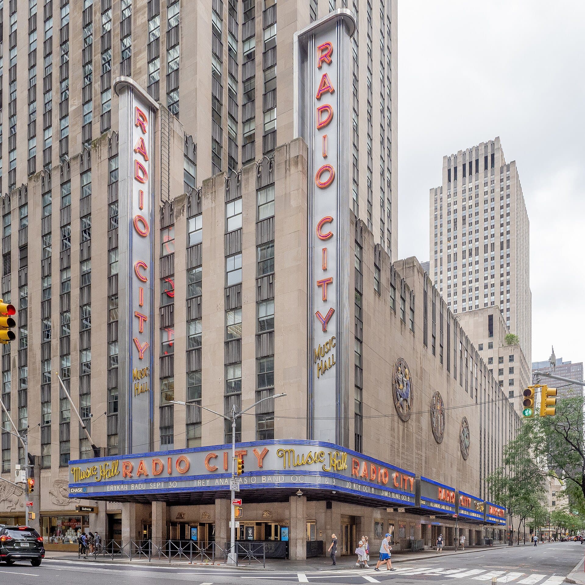 Radio City Music Hall: Metal That Changes With the Sun