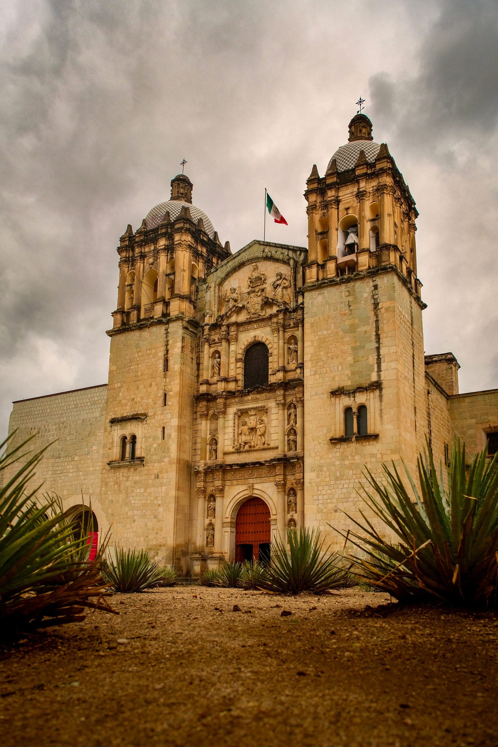 Santo Domingo de Guzmán: How a Cochineal Boom Built the Gilded Church