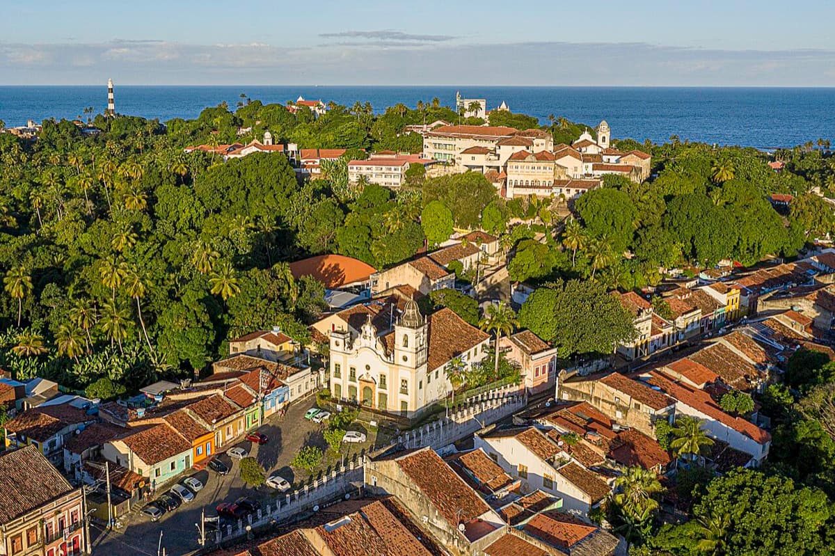 Igreja do Amparo e Rua do Amparo: The Brotherhood on the Slope