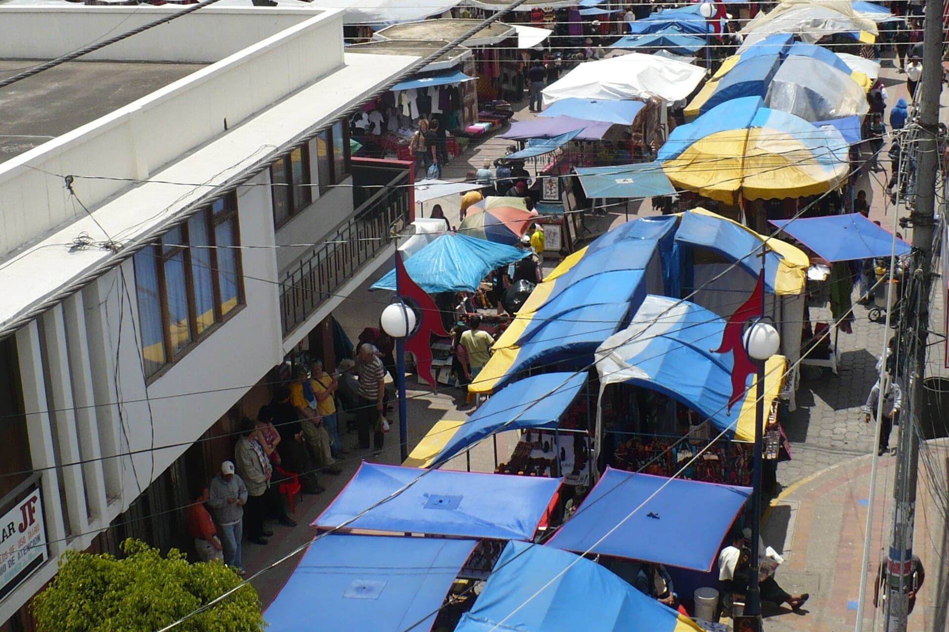 Calle Sucre: The Saturday Street