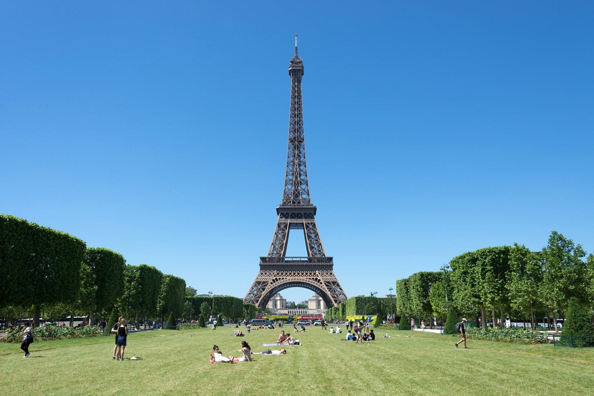 Champ de Mars: From Drill Ground to Garden