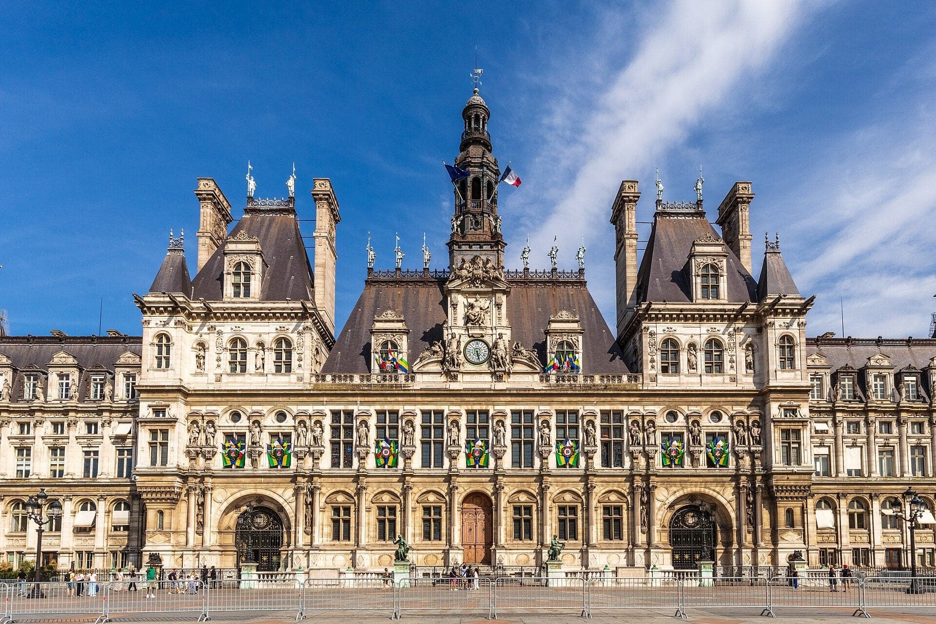 Hôtel de Ville: The City Hall That Is a Copy