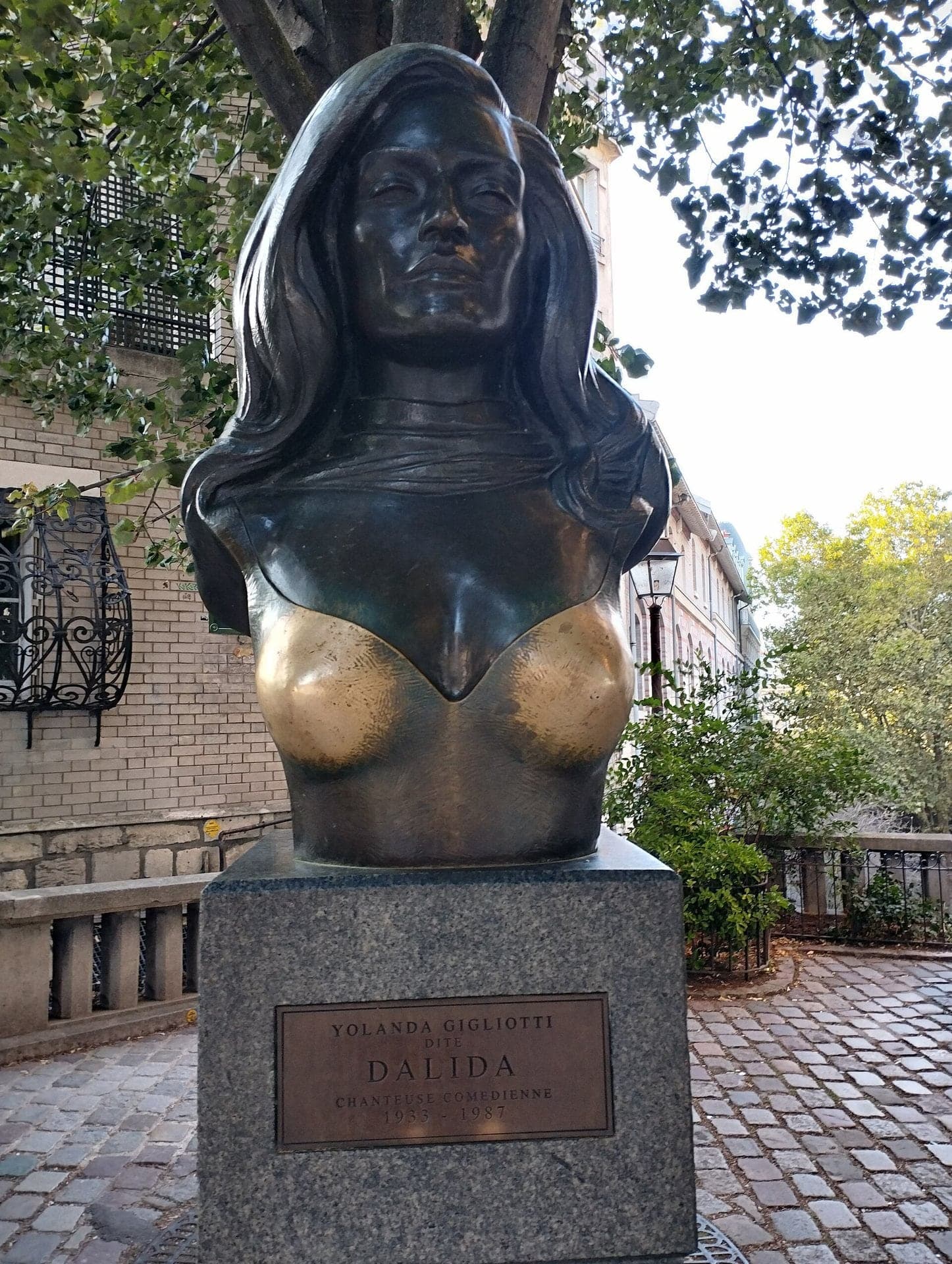 Place Dalida: First Sight of the Dome
