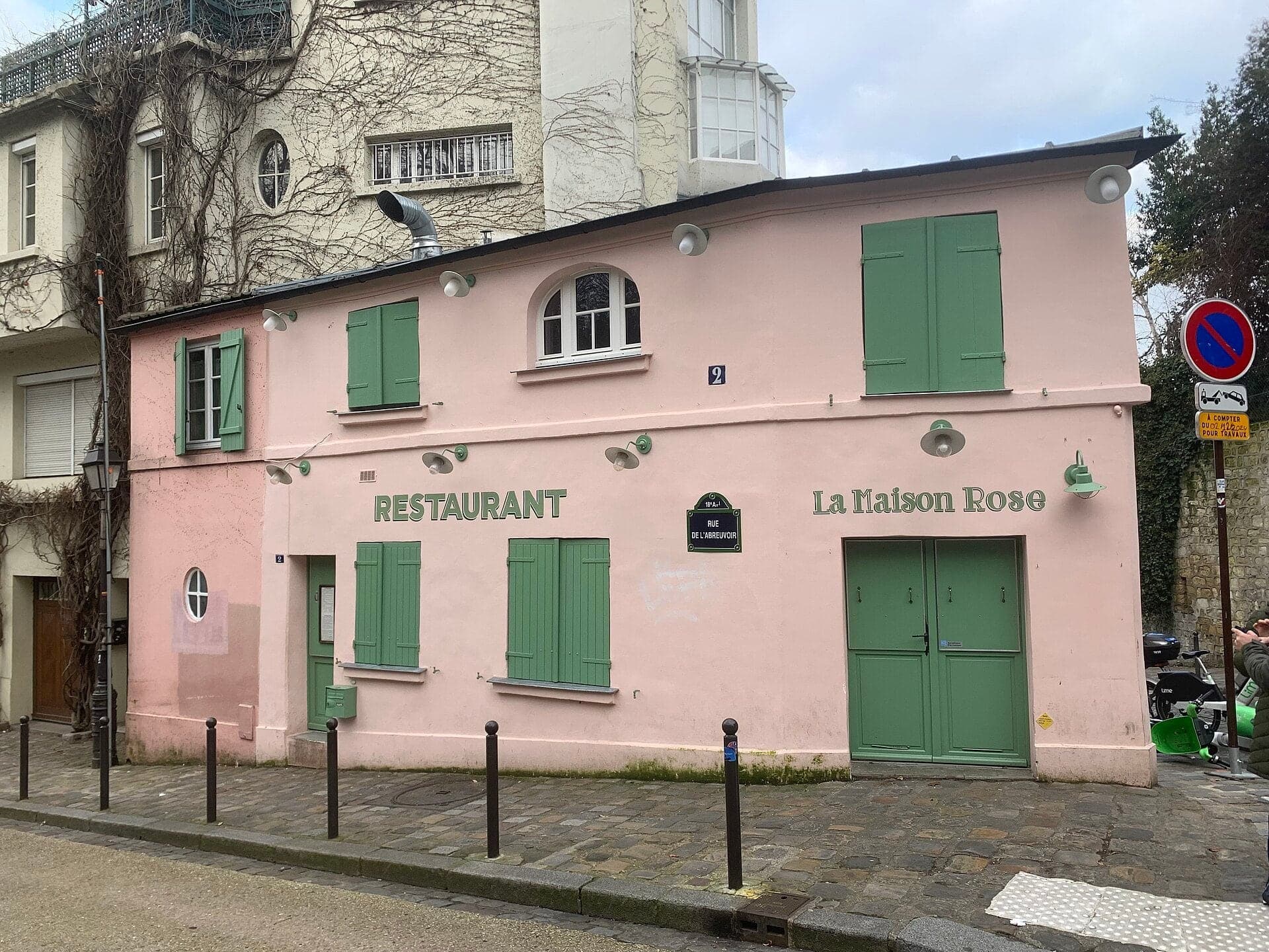 La Maison Rose: A Coat of Paint
