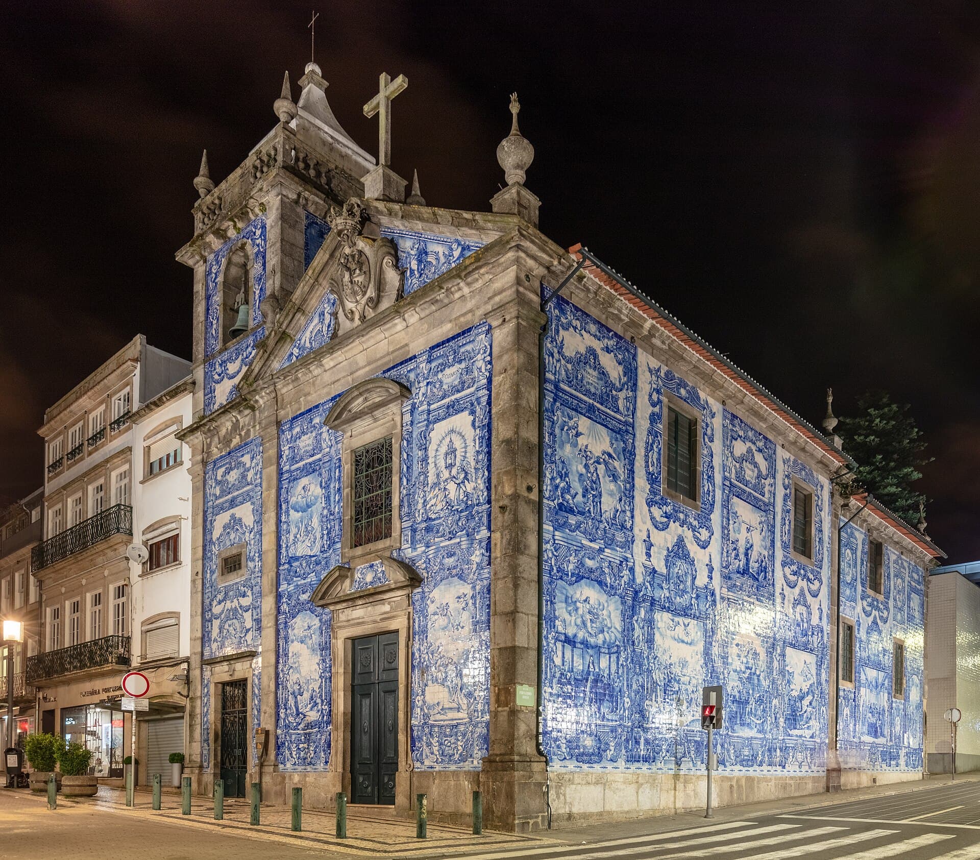 Capela das Almas: Faith Worn on the Outside