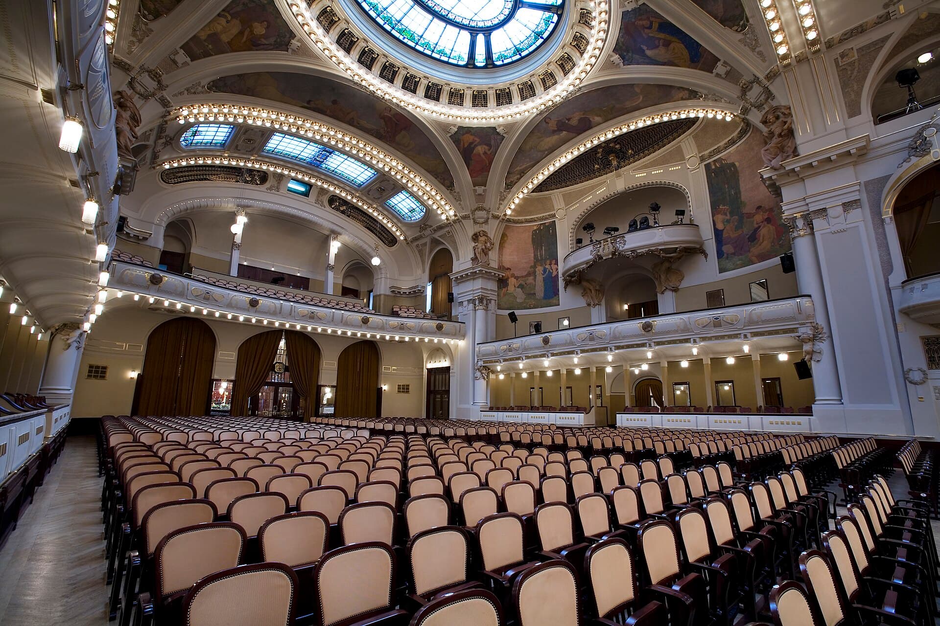 The Municipal House: The Overture in Gold