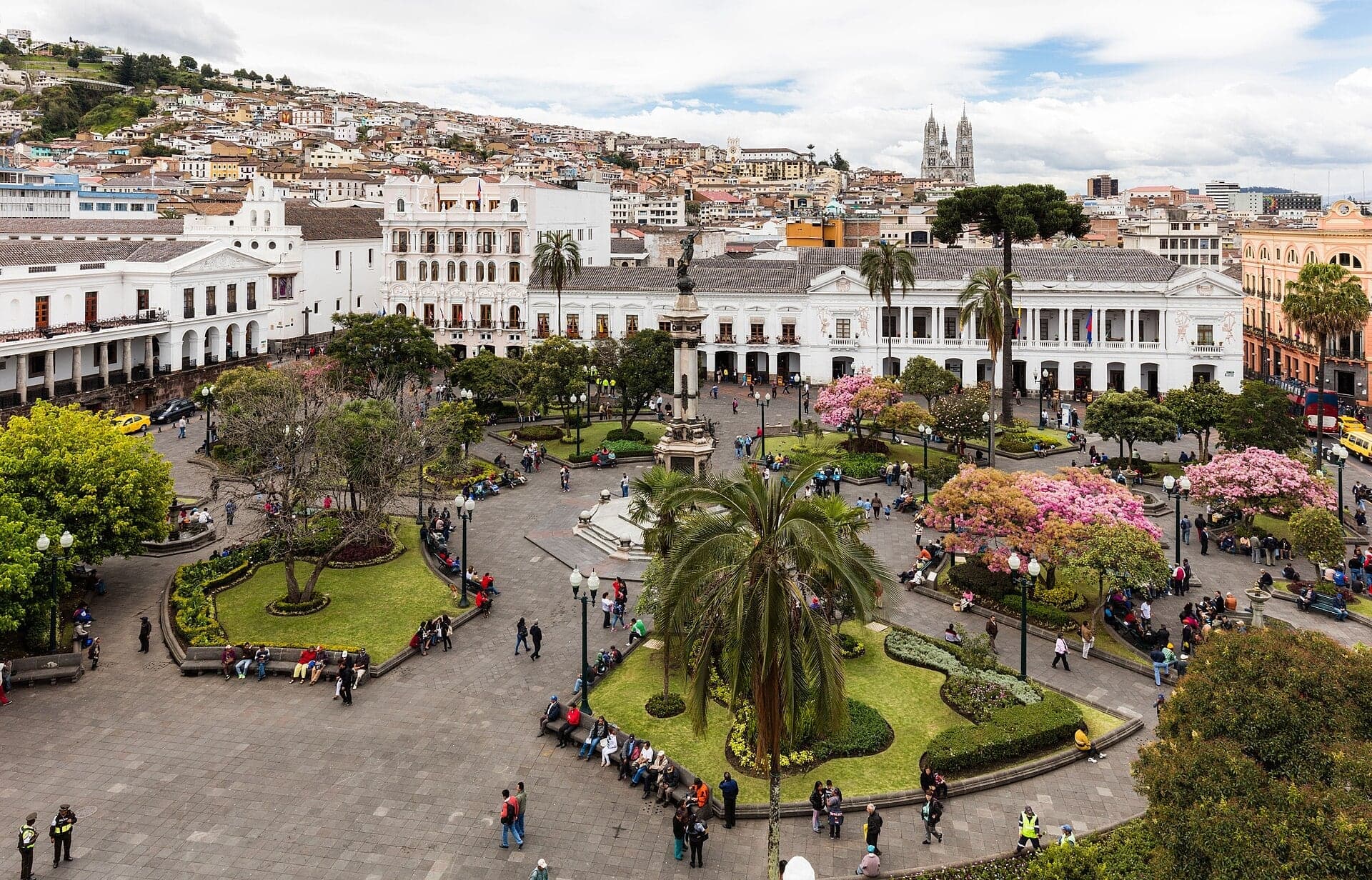 Plaza Grande: One Power on Each Side