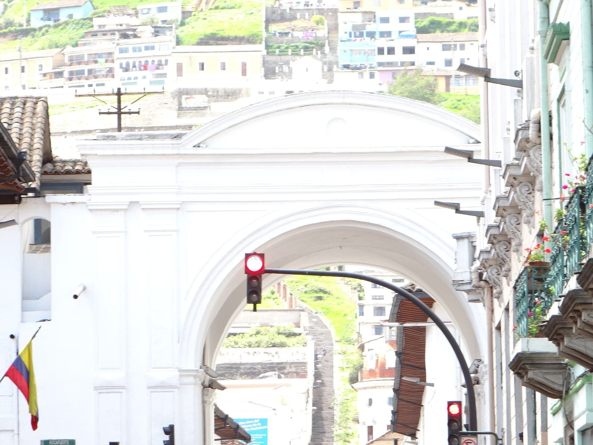 Arco de la Reina: The Linking Arch