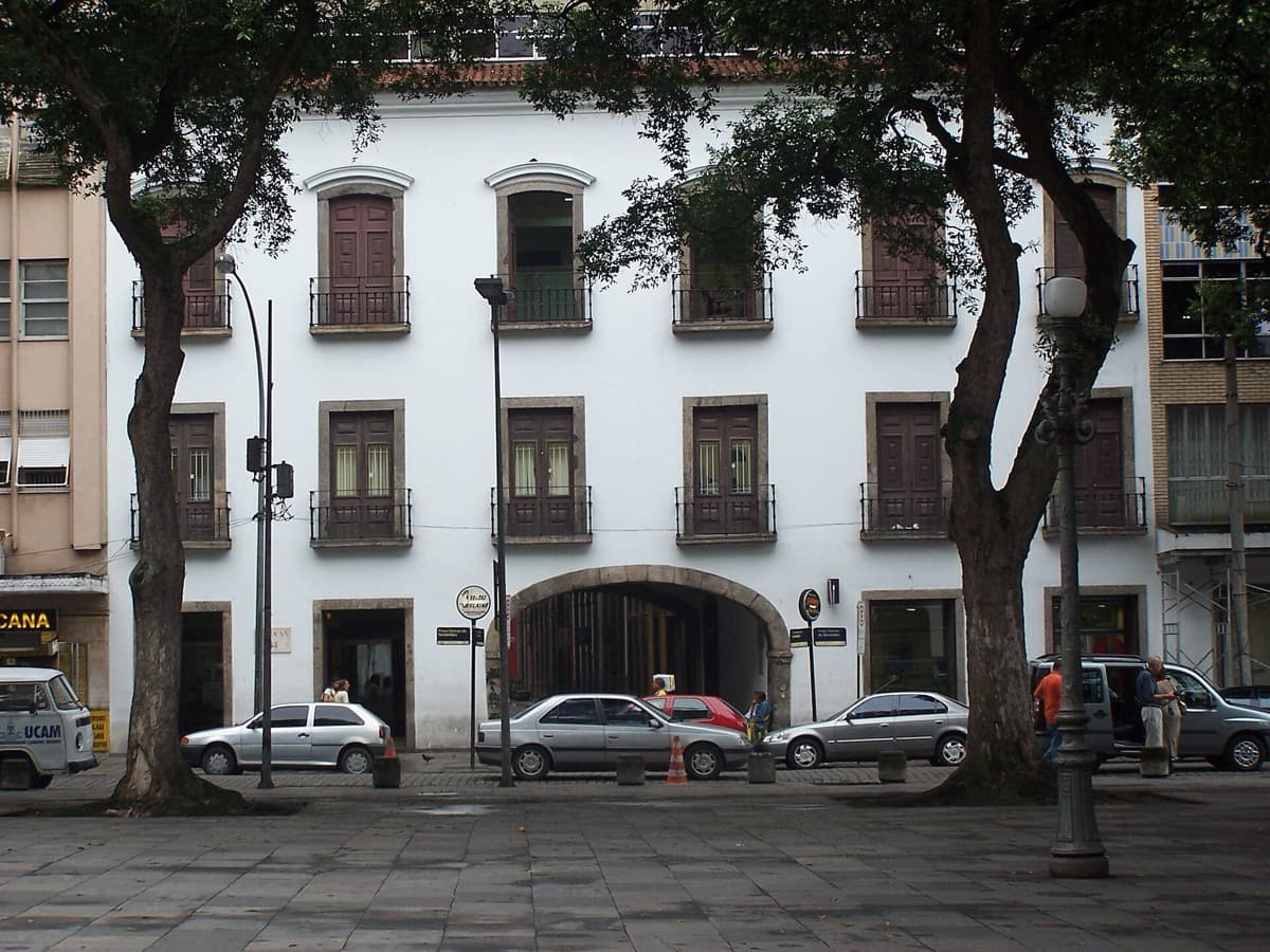 Arco do Teles and Travessa do Comercio: The Surviving Colonial Lane