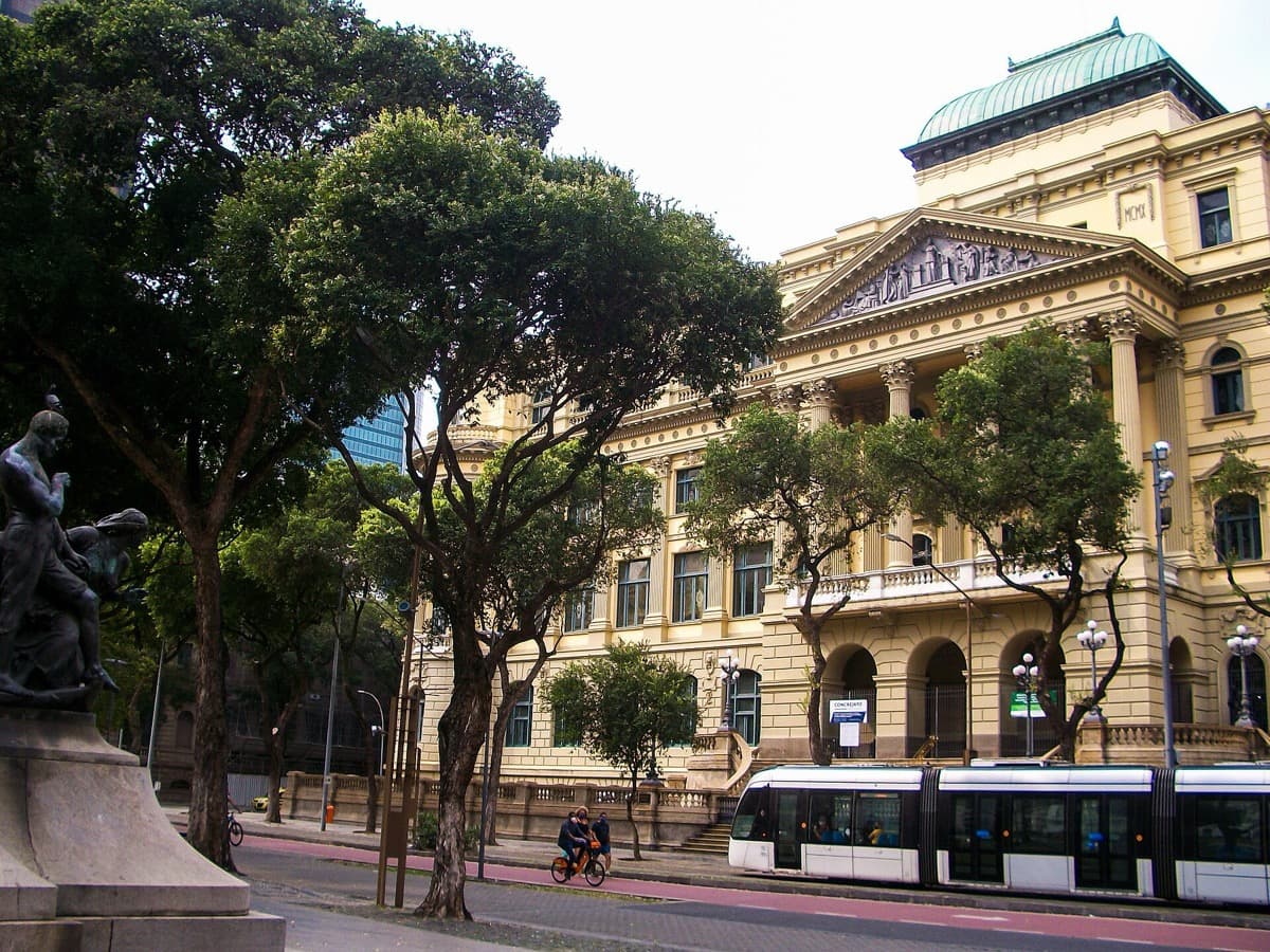 Biblioteca Nacional: The National Library