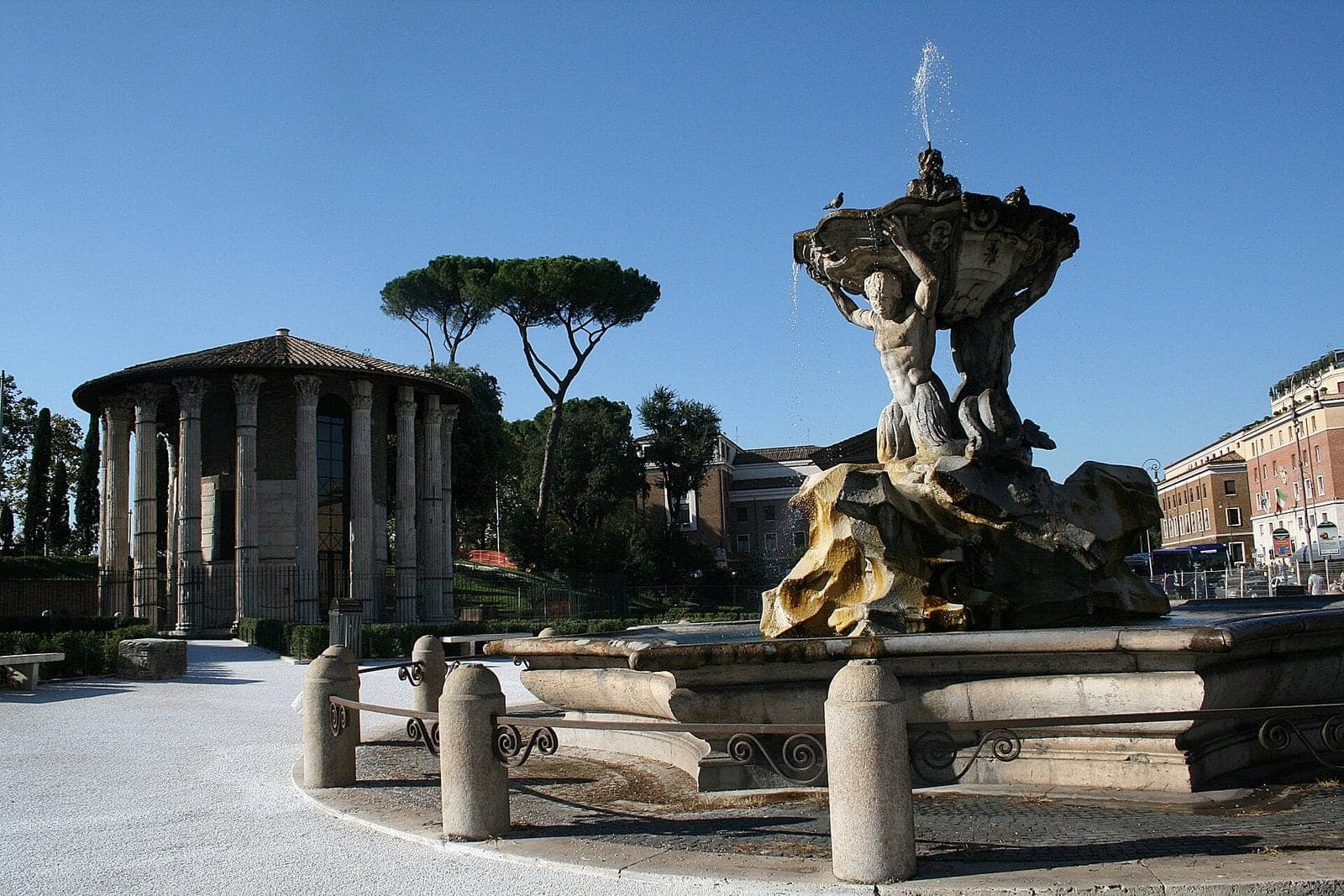 Piazza della Bocca della Verità: Temples Turned Churches