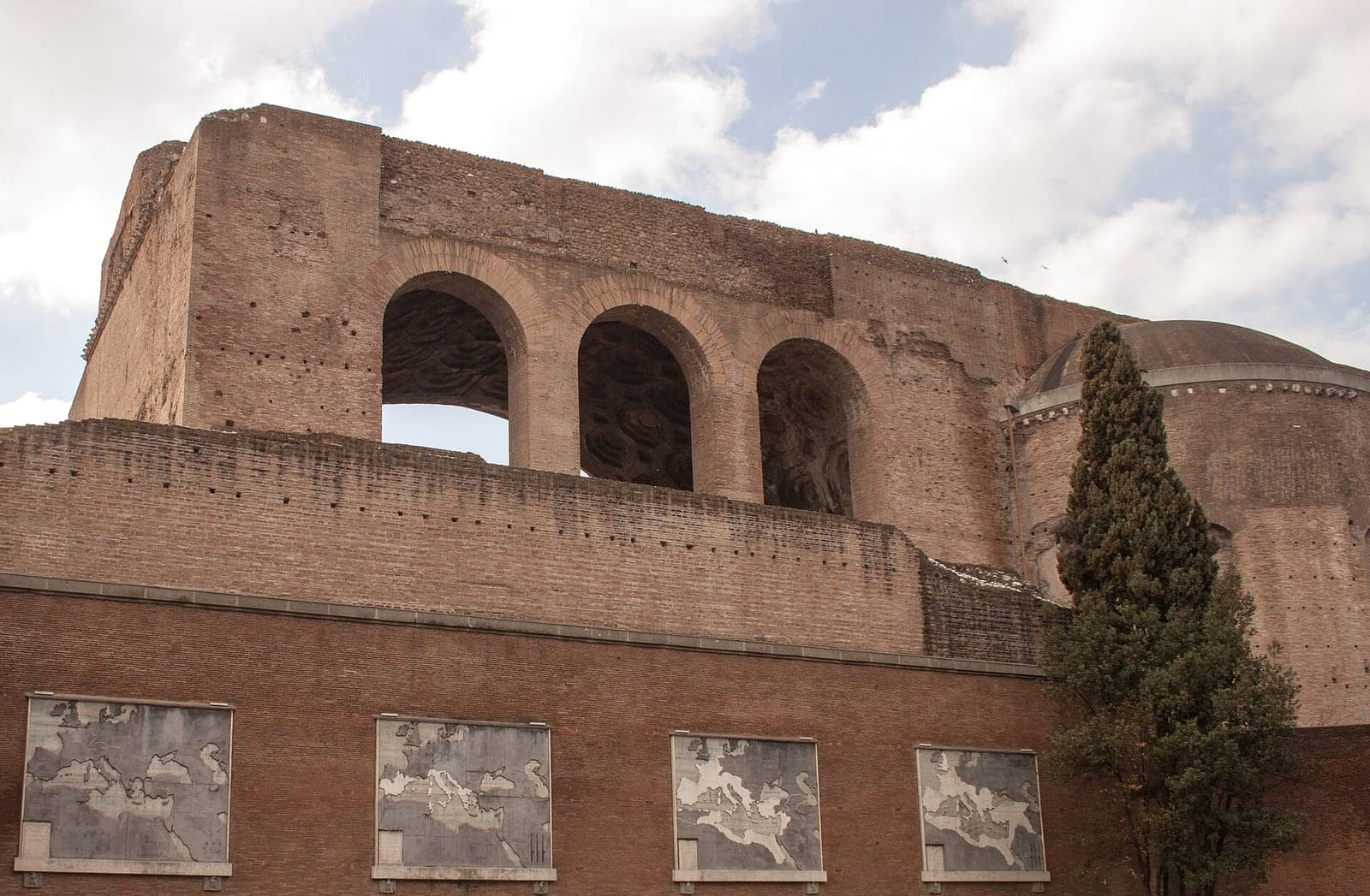 Basilica of Maxentius: Three Vaults on a Lost Hill