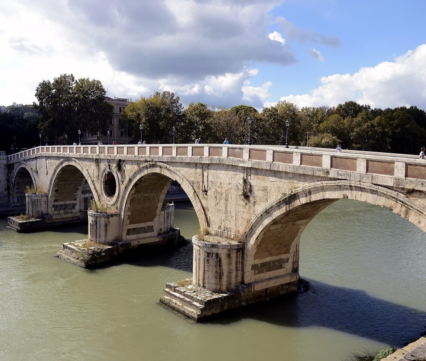 Ponte Sisto: The Crossing