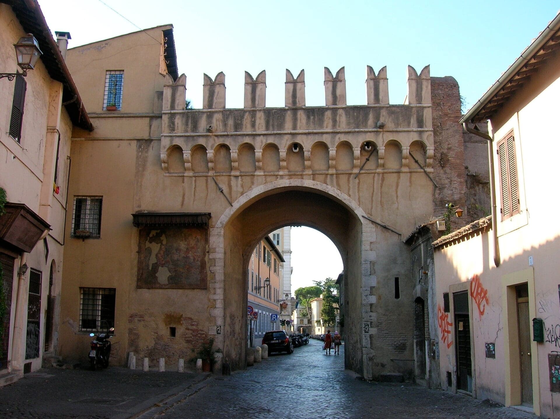 Porta Settimiana: A Gate Dressed as a Fortress