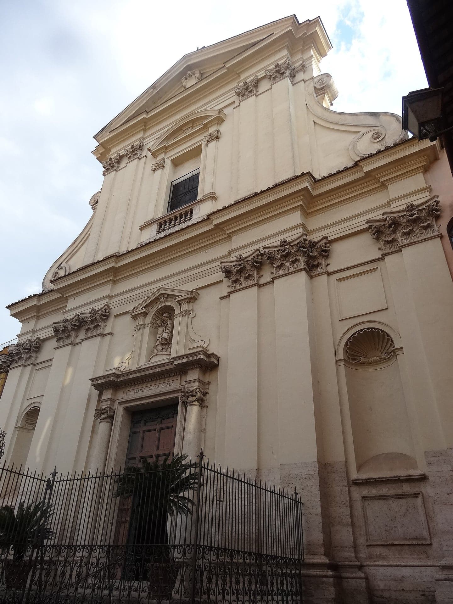 Piazza della Scala: The Church of the Stair