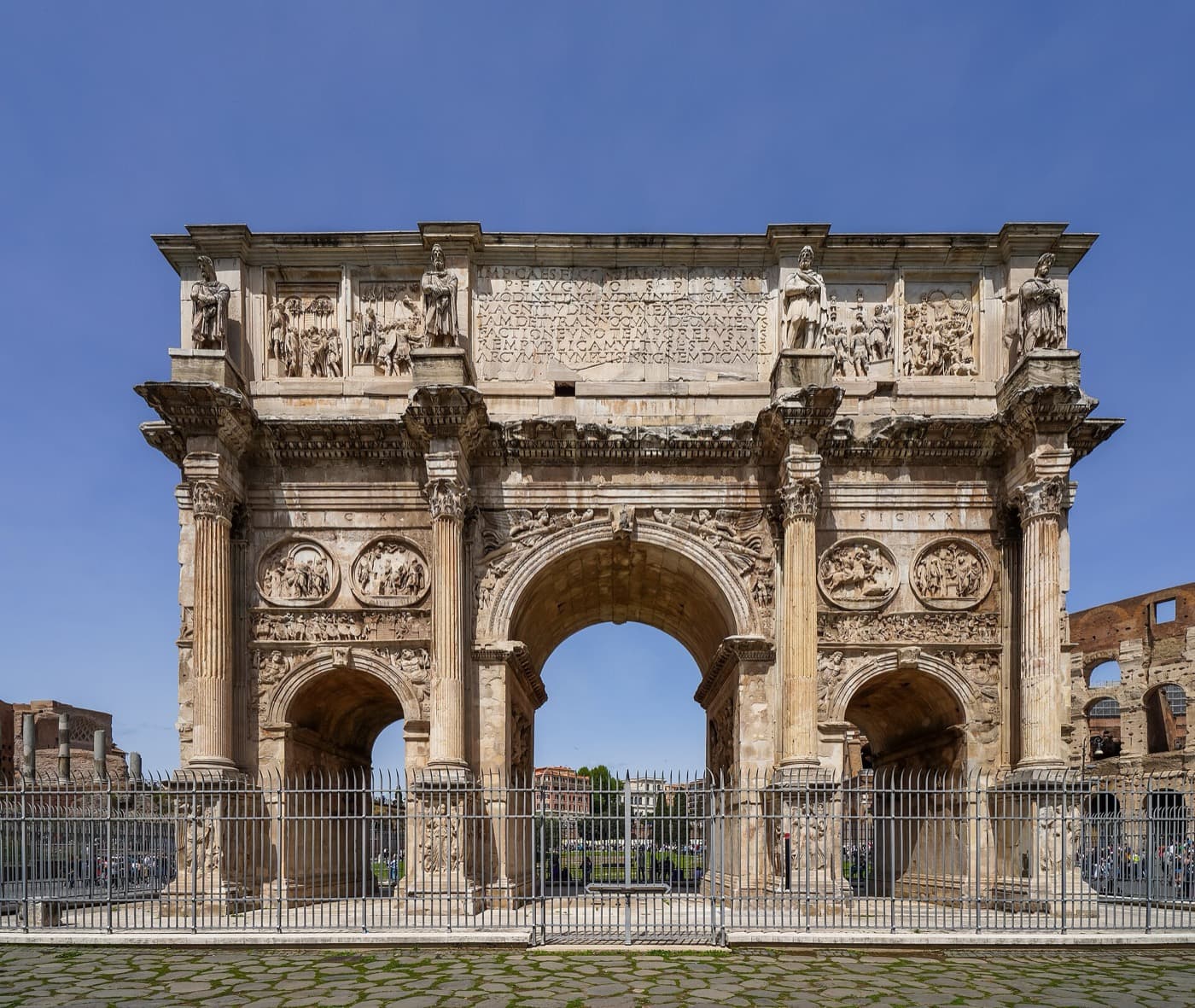 Arco di Costantino: The Collage of Older Emperors