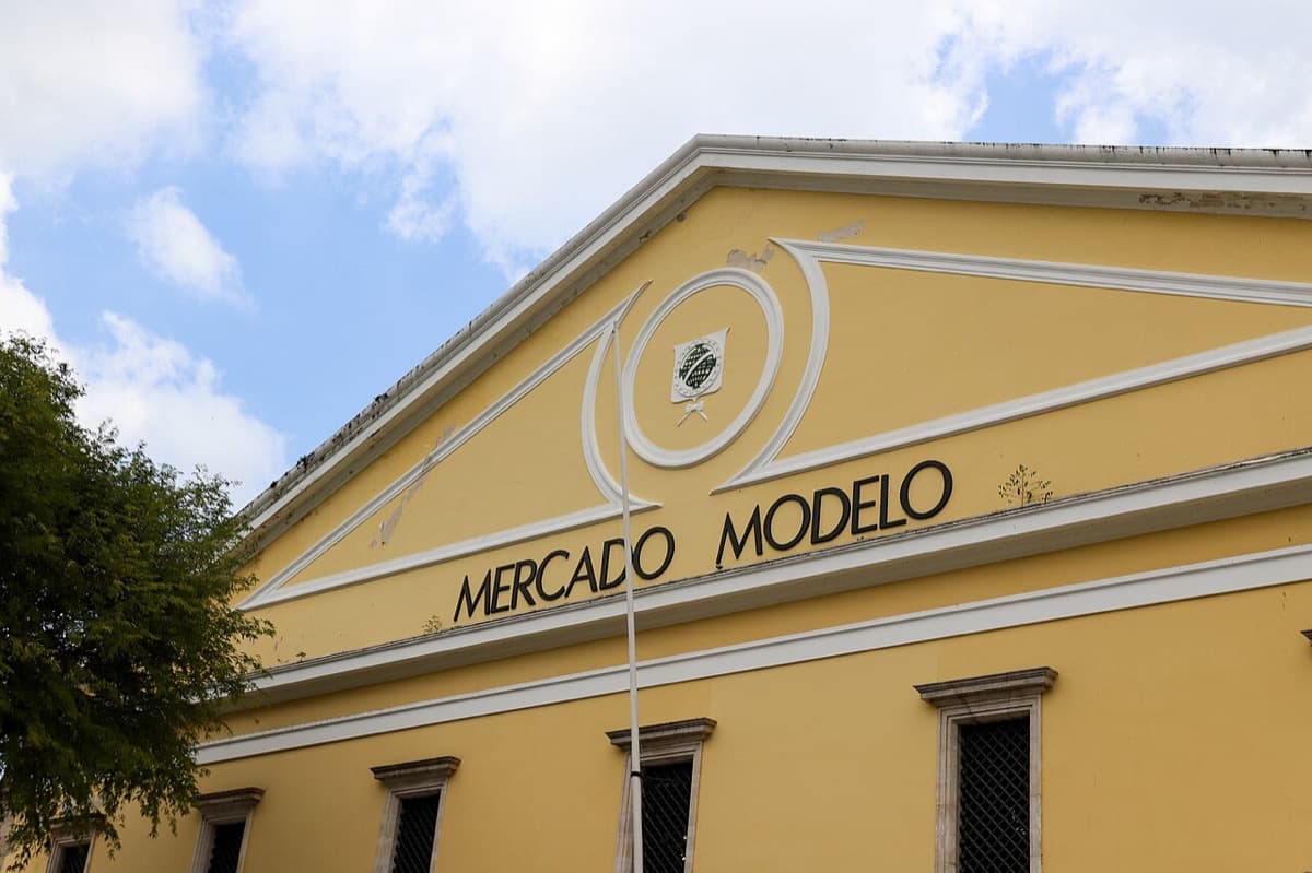 Mercado Modelo and the Lower City: At the Water