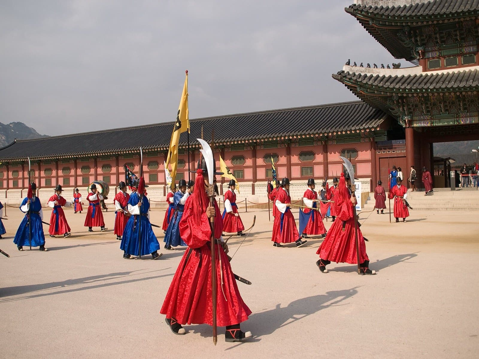 Heungnyemun Gate and the changing of the guard