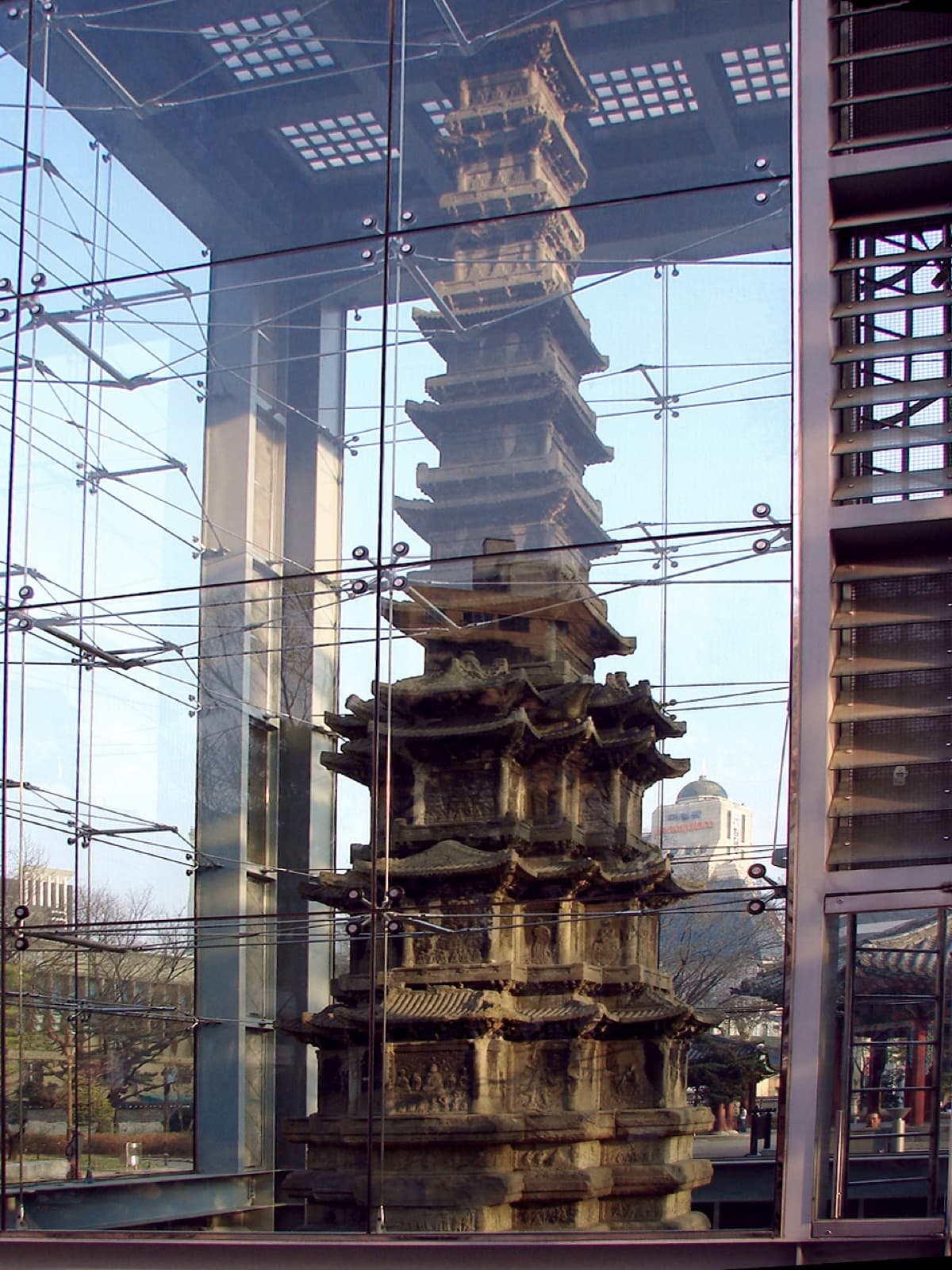 Tapgol Park and the Wongaksa Pagoda: Marble and a Declaration