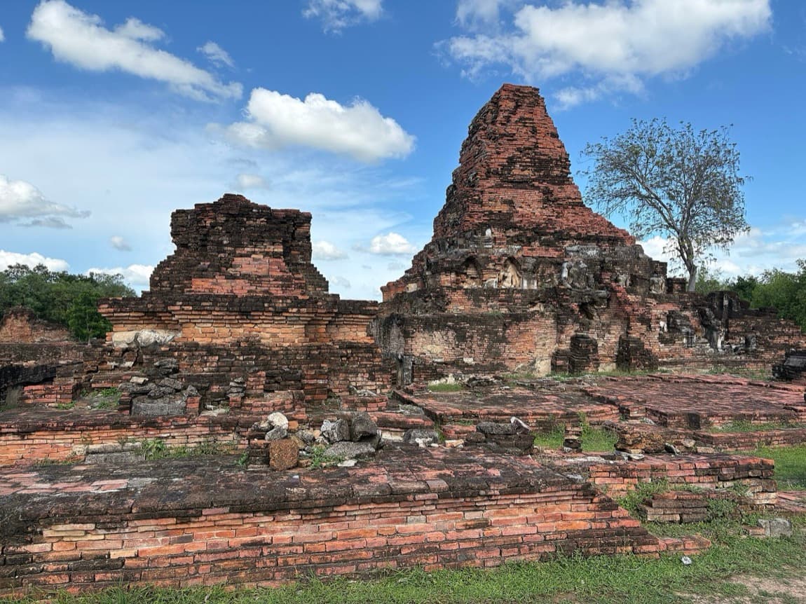 Wat Phra Phai Luang: The Three Towers Before the City