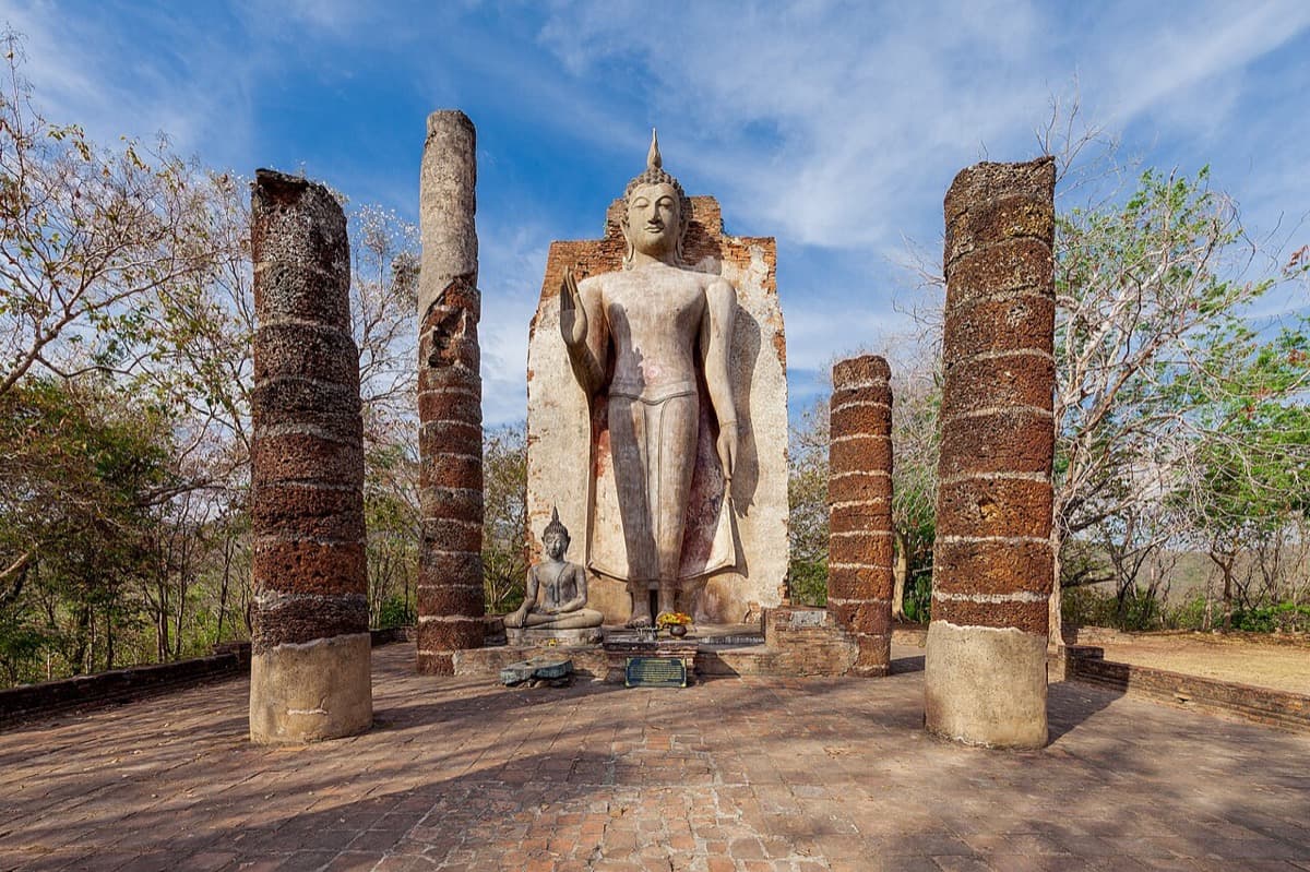 Wat Saphan Hin: Reading Sukhothai's Ruins as One Idea in Two Hands