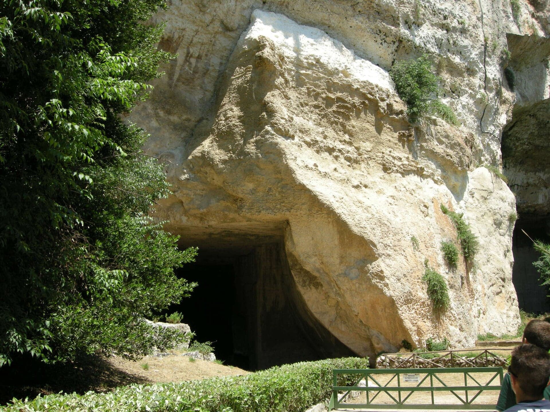 Grotta dei Cordari: A Rope Walk in a Quarry
