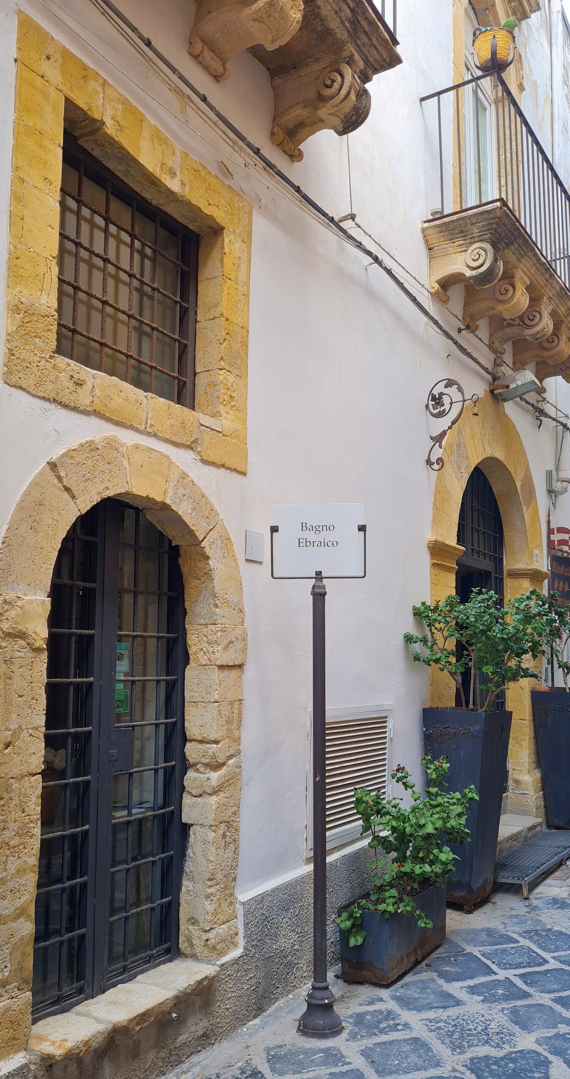 The Giudecca Lanes: A Quarter Emptied in 1492