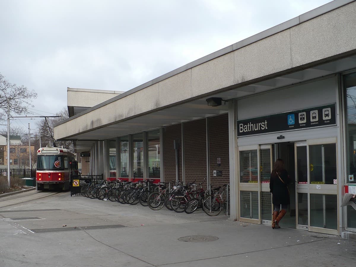 Bloor and Bathurst: The Streetcar City