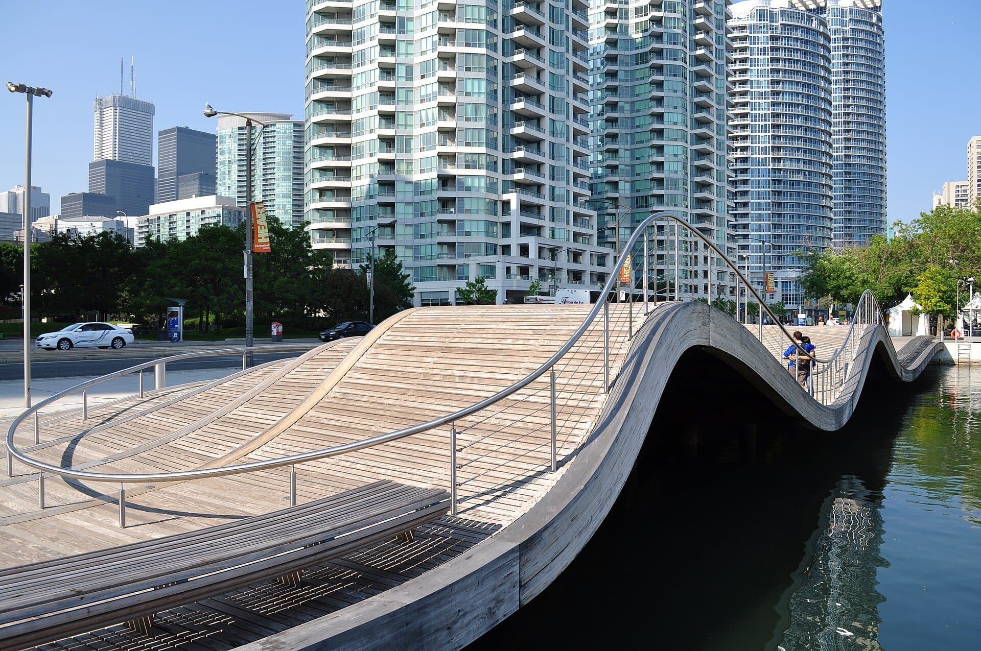 Simcoe WaveDeck: A Shoreline in Wood