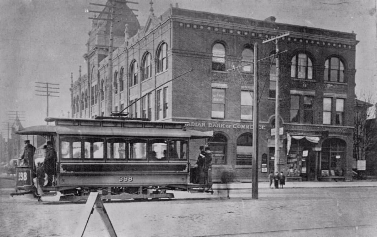 College & Spadina: The Gate
