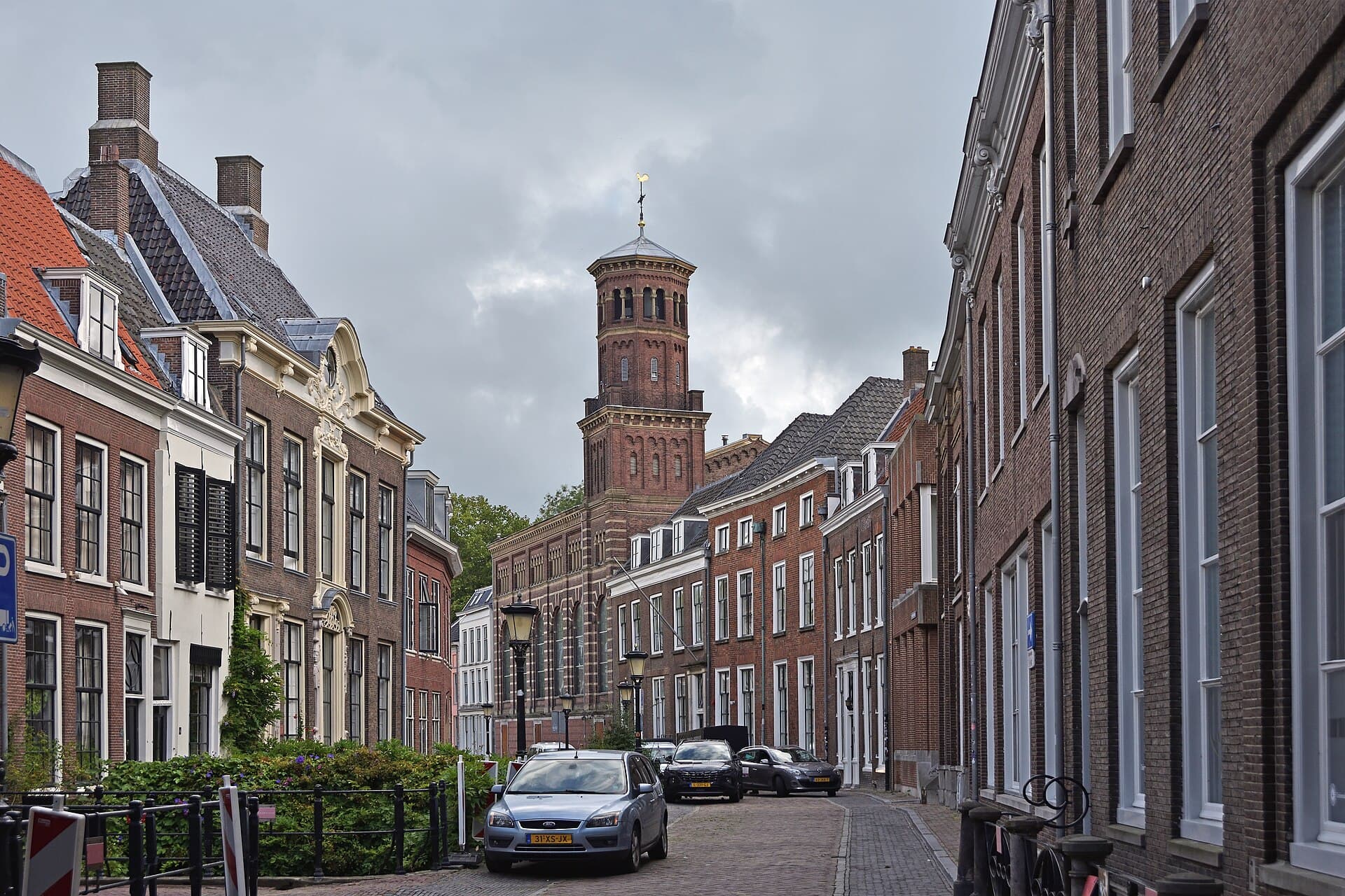 The Nieuwegracht: the same engineering, a quieter world