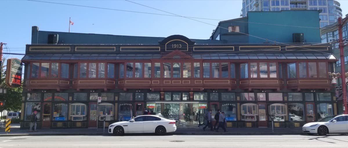 Sam Kee Building: The Six-Foot Answer