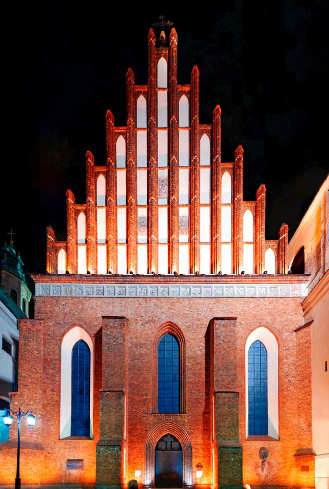 Warsaw Travel Guide: Days, Transport, Cost, and Safety