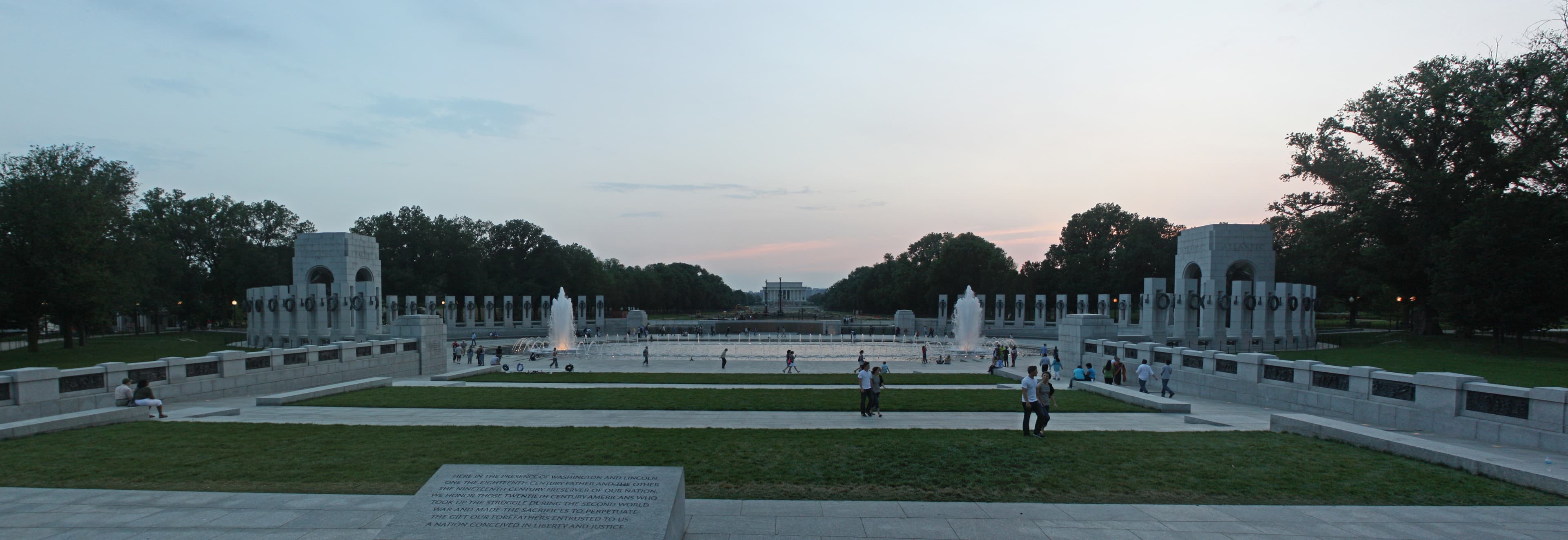 World War II Memorial: The Vista the McMillan Plan Lost